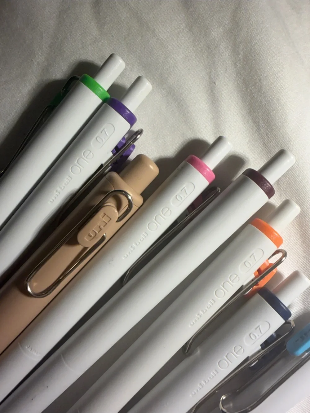 Uni-ball One 0.7mm Retractable Gel Pen - White Barrel with Assorted Accents